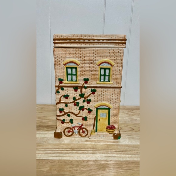 Hallmark Jan Karon Mitford Sweet Stuff Bakery Cookie Jar - Picture 6 of 9